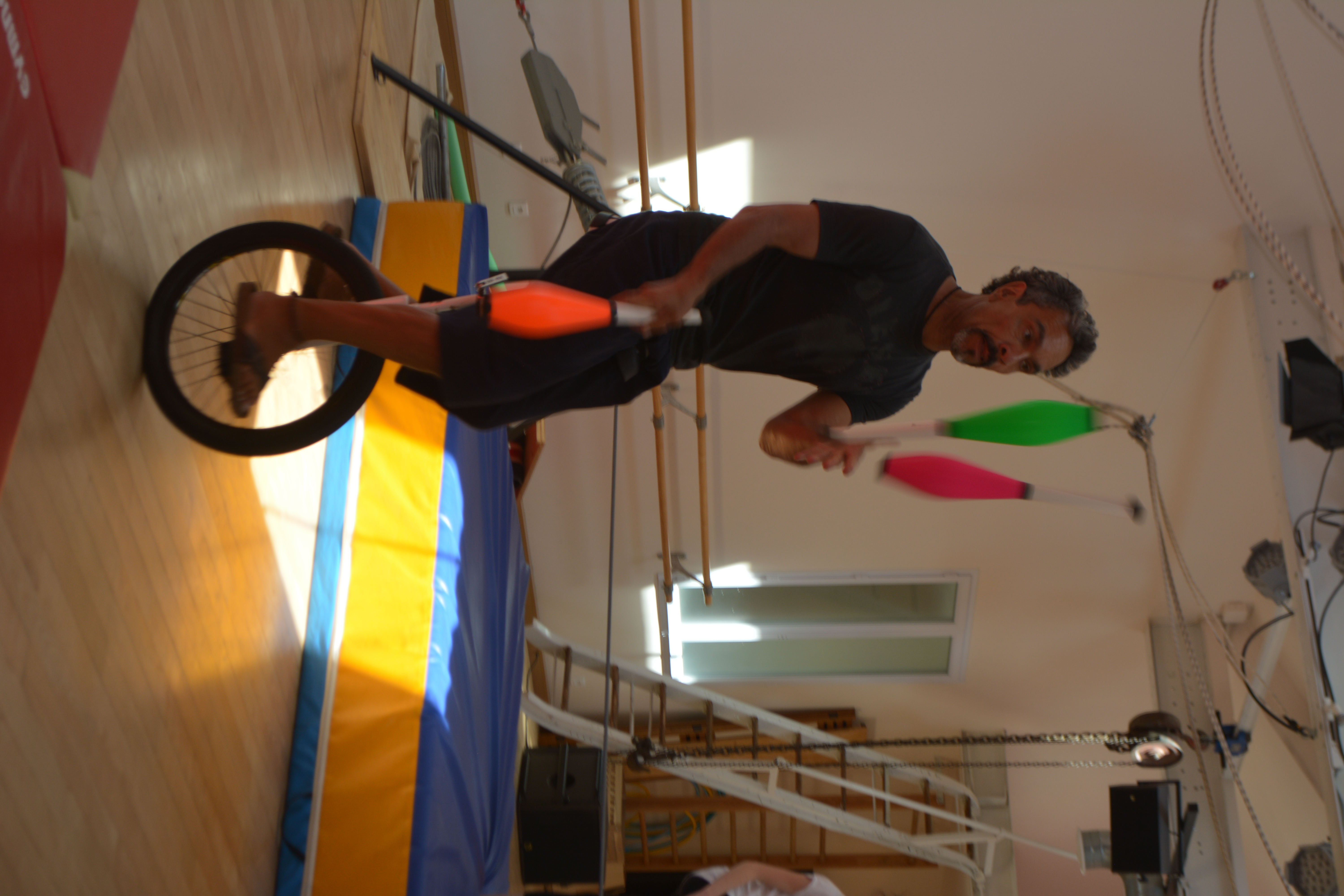 Cirque monocycle et massue